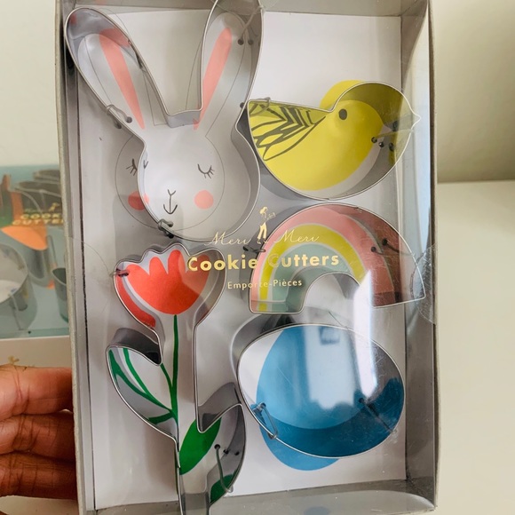 Spring Bakeware Bundle - Picture 3 of 6